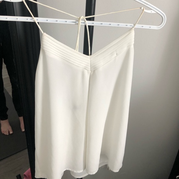 White loose tank - Picture 1 of 2